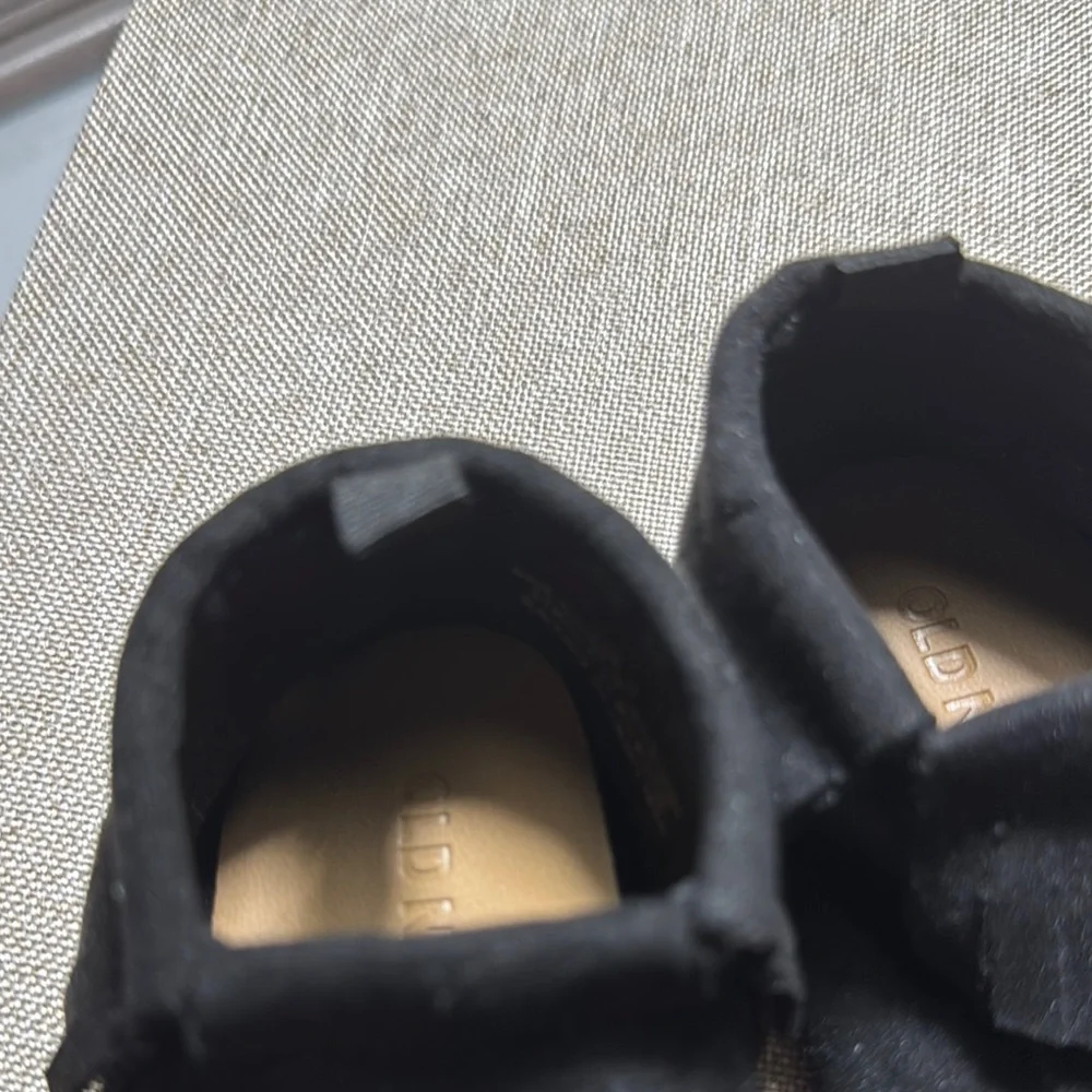 Old Navy Black Moccasins